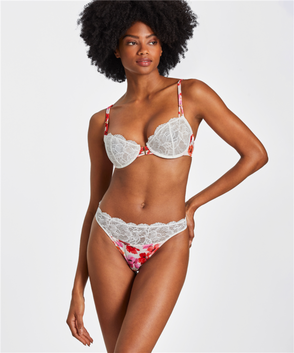 Inf14 - Beauty Celebration - Poppy – Image 2