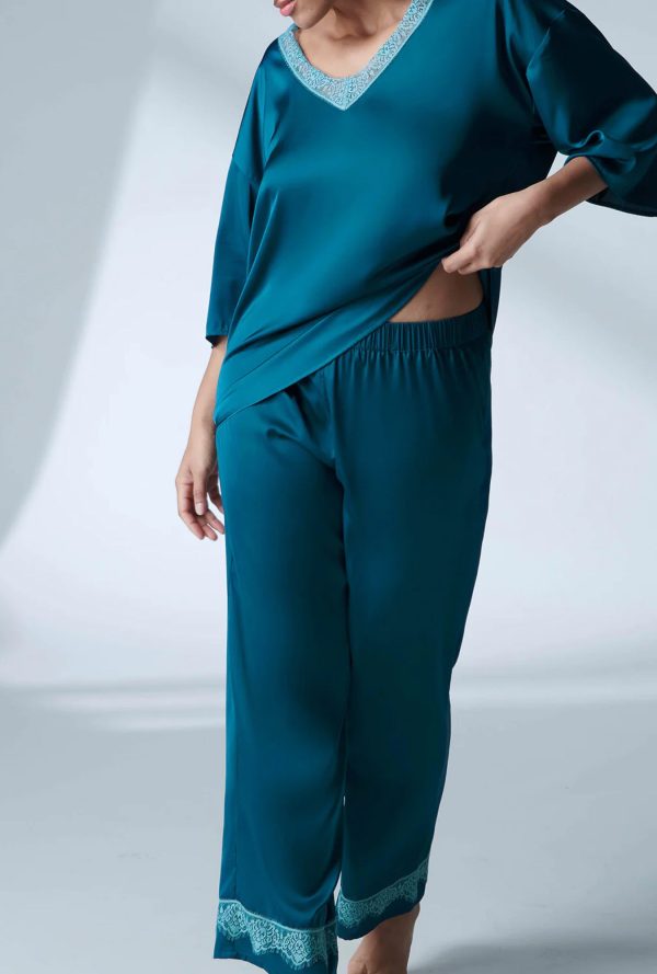 23h660 - Satin Secrets - Bleu Cyan