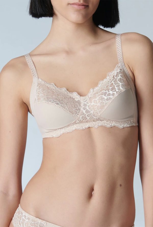 12a210 - Caresse - Peau Rosée