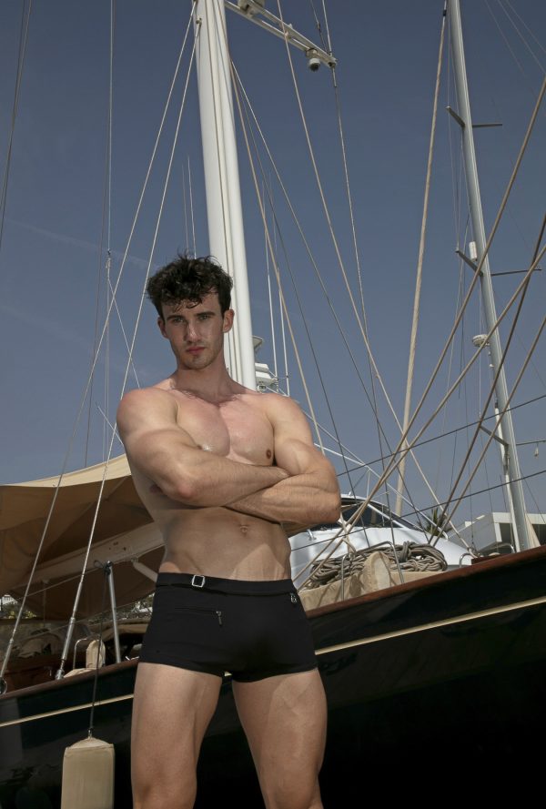 402789 - Ian - Noir