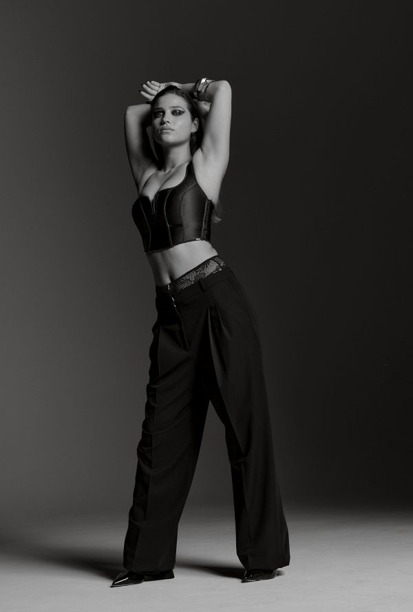2j36 - Iconic Allure - Noir – Image 3