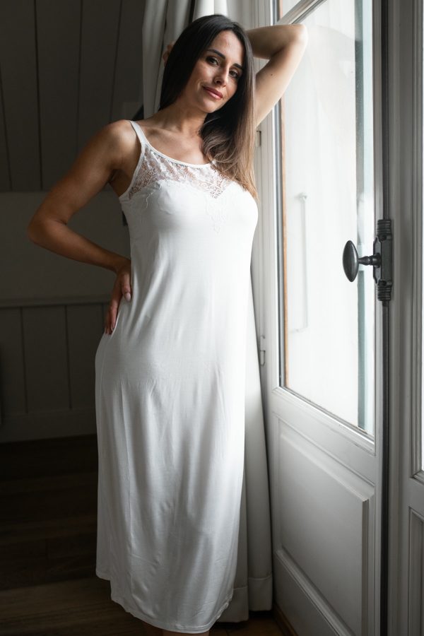 211c202 - Nadia - Creme