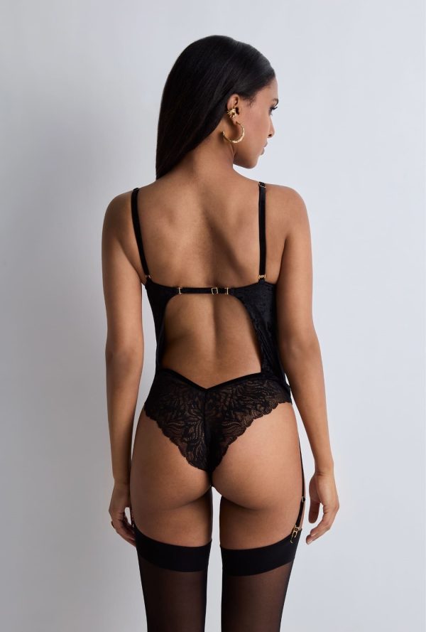 3i75 - The Night Before - Black Bird – Image 19