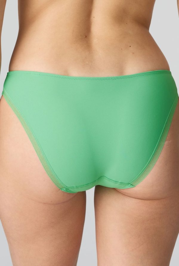 0520820 - Tom - Lush Green – Image 2