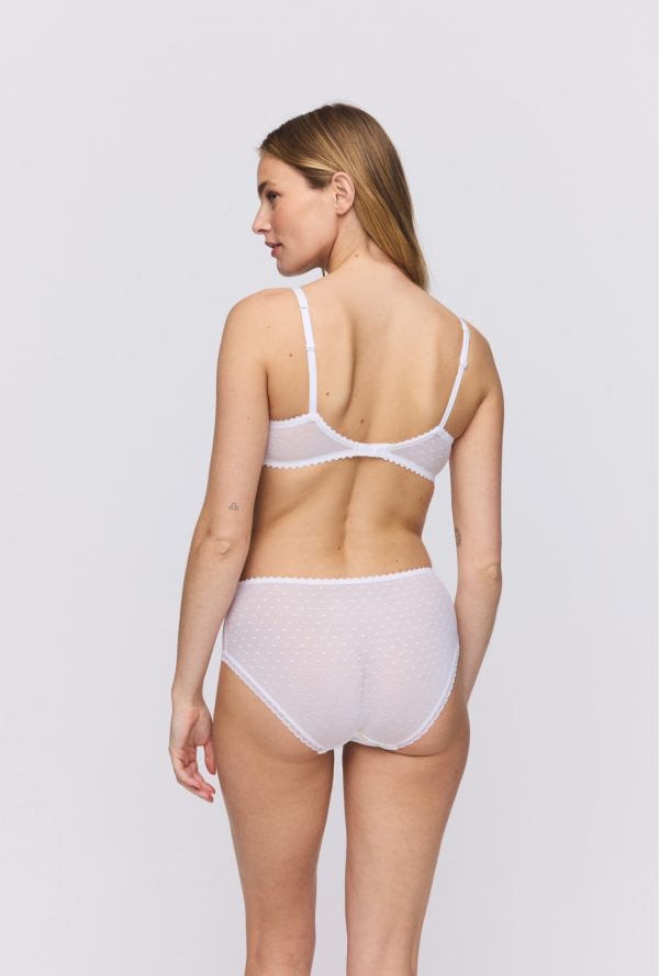 0102680 - Chen - White Yacht – Image 6