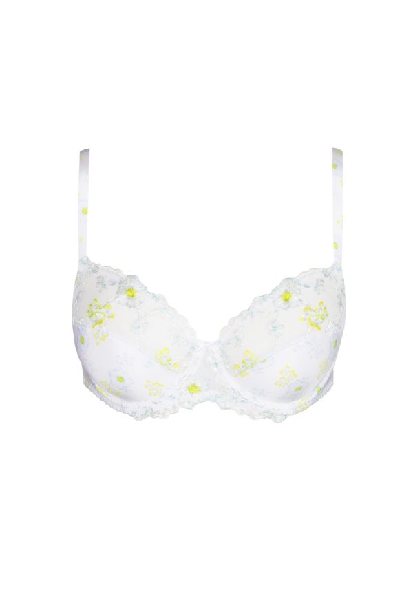 0102680 - Chen - White Yacht – Image 7