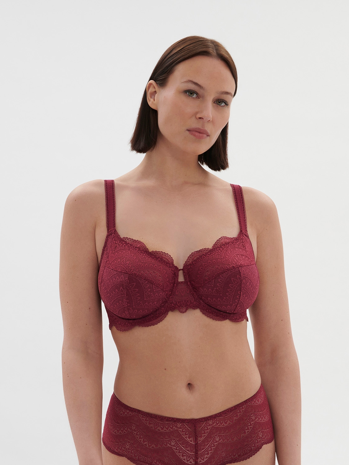 12v320 - Karma - Rouge Spinelle