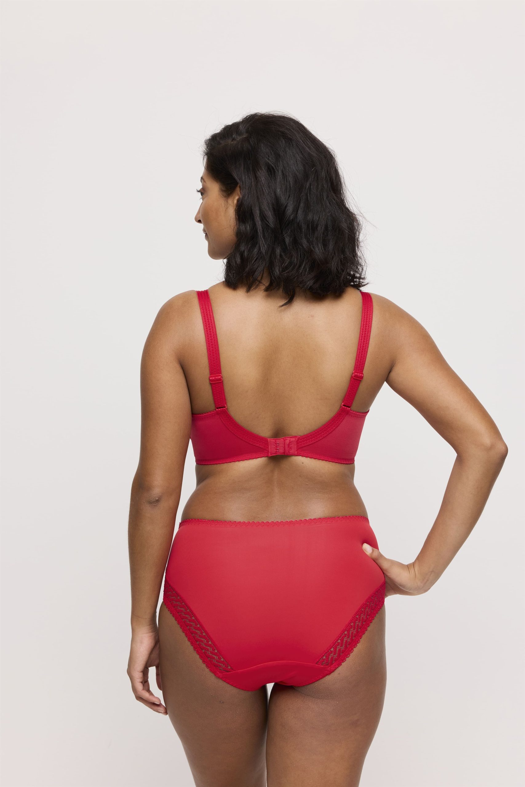 0163380 - Montara - True Red – Image 2