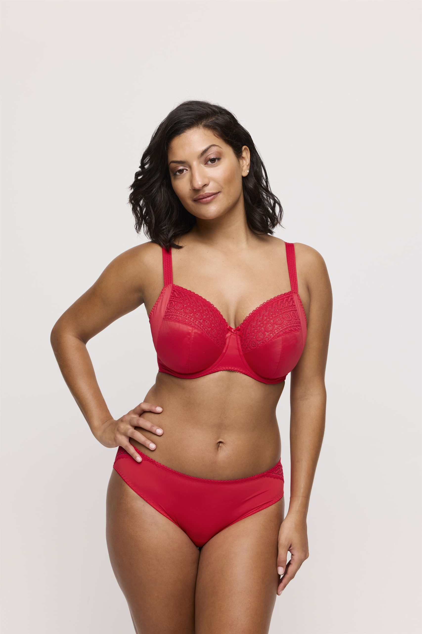 0563380 - Montara - True Red