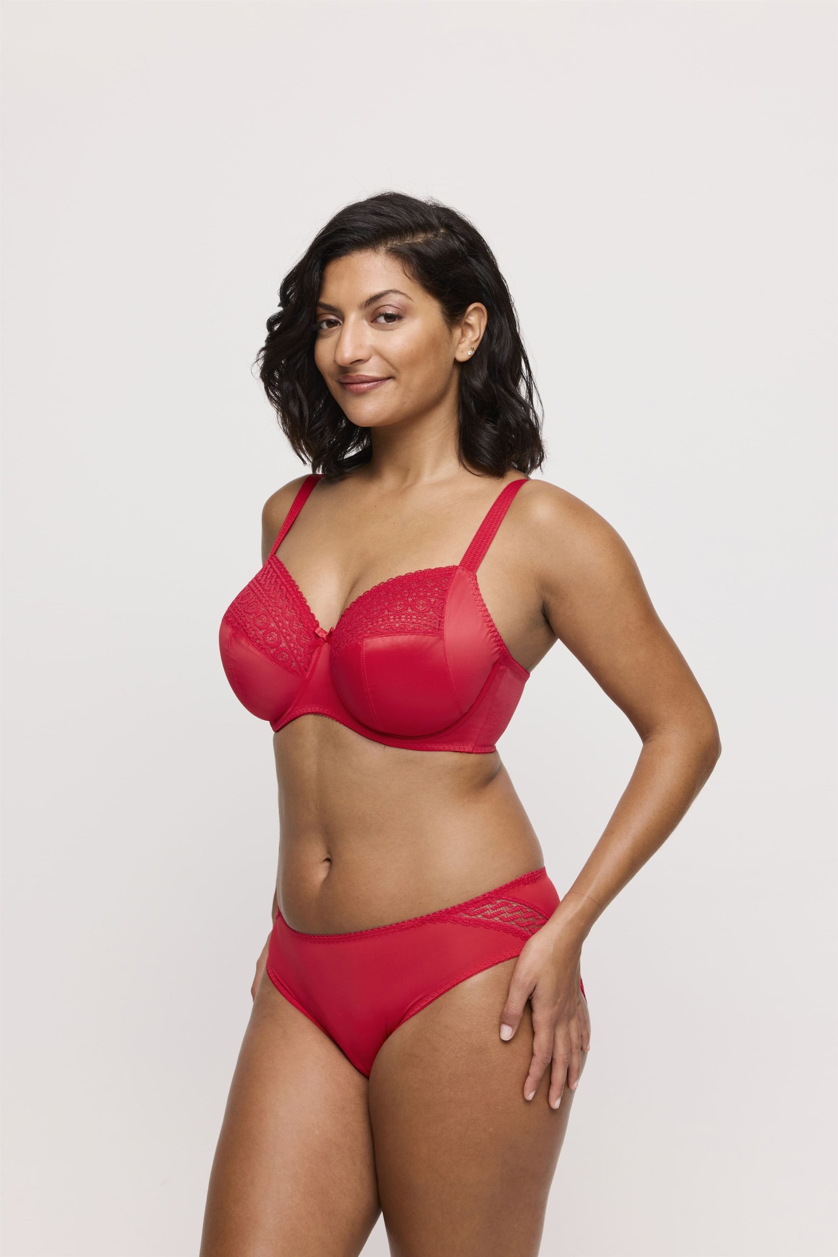 0563380 - Montara - True Red – Image 3