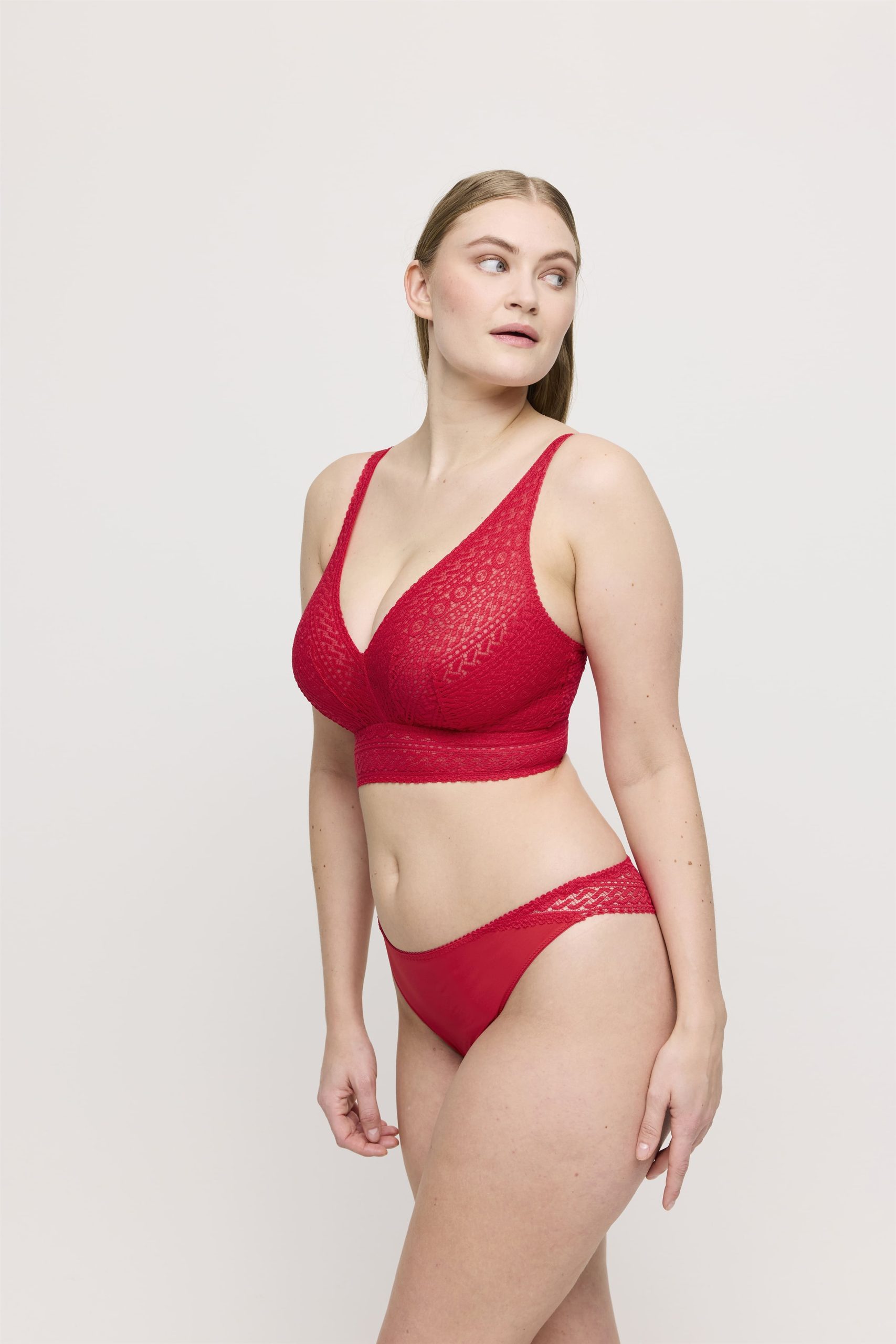 0163386 - Montara - True Red – Image 6