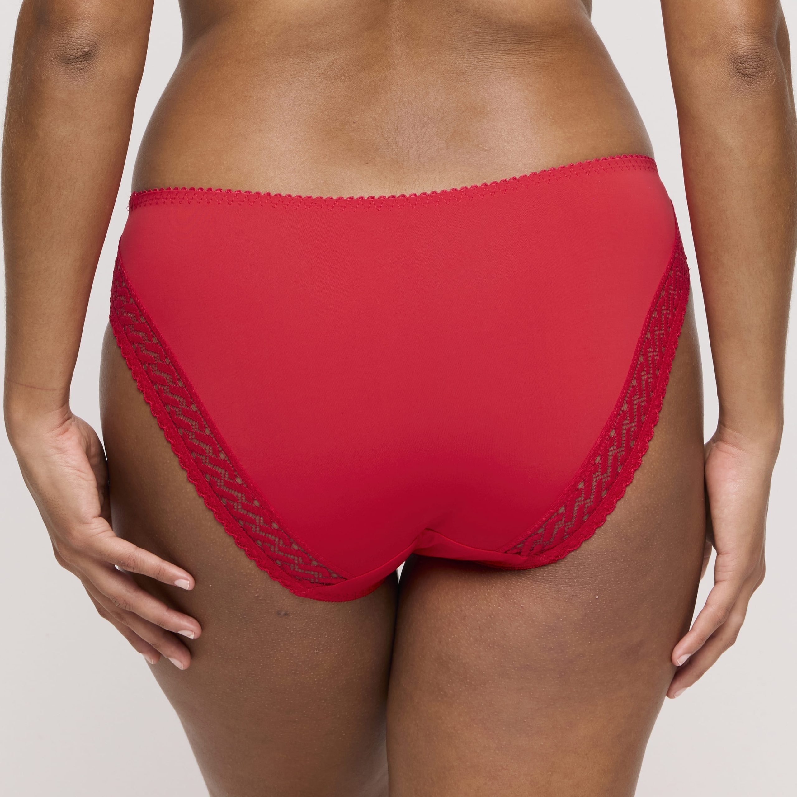 0563380 - Montara - True Red – Image 5