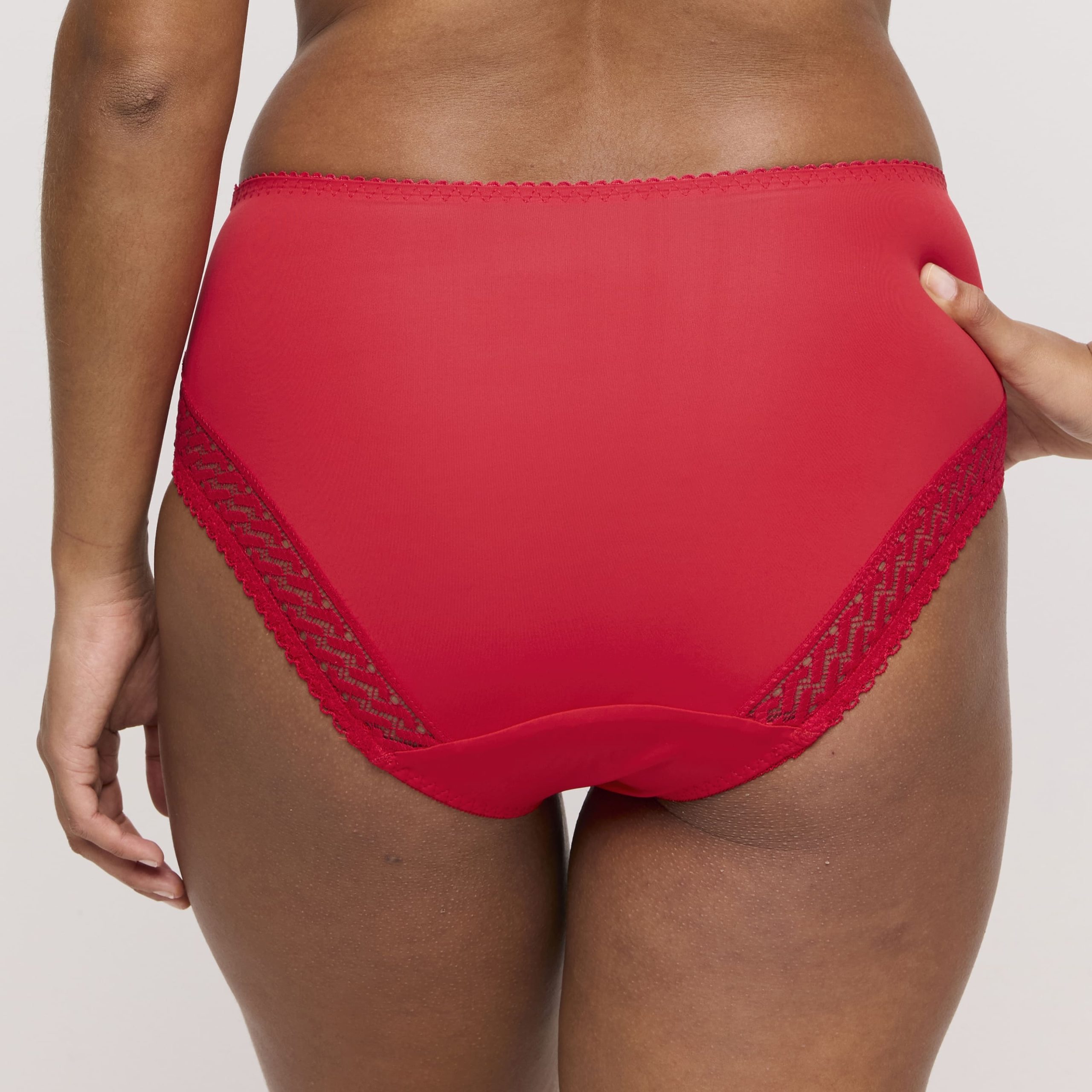 0563381 - Montara - True Red – Image 8