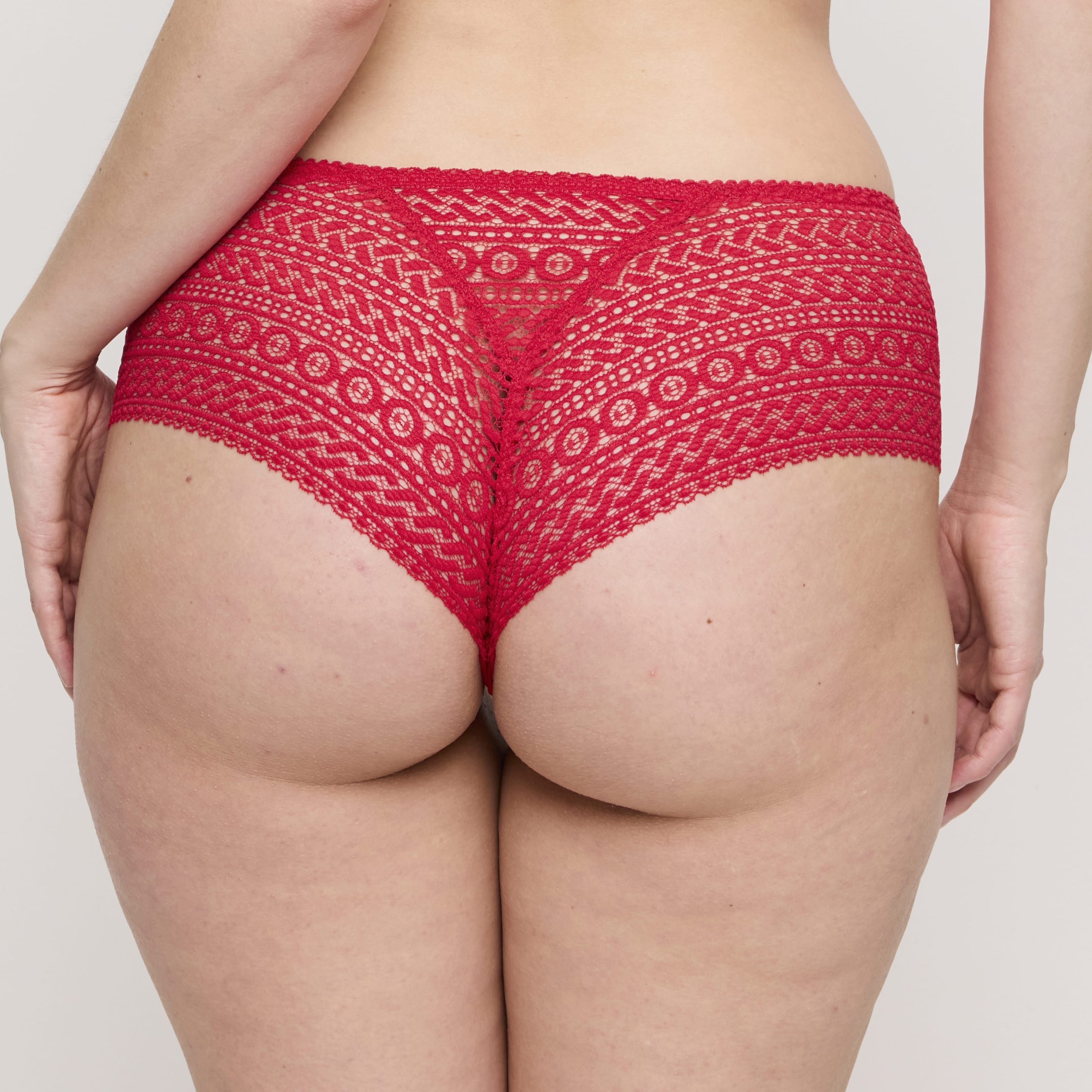 0663381 - Montara - True Red – Image 5
