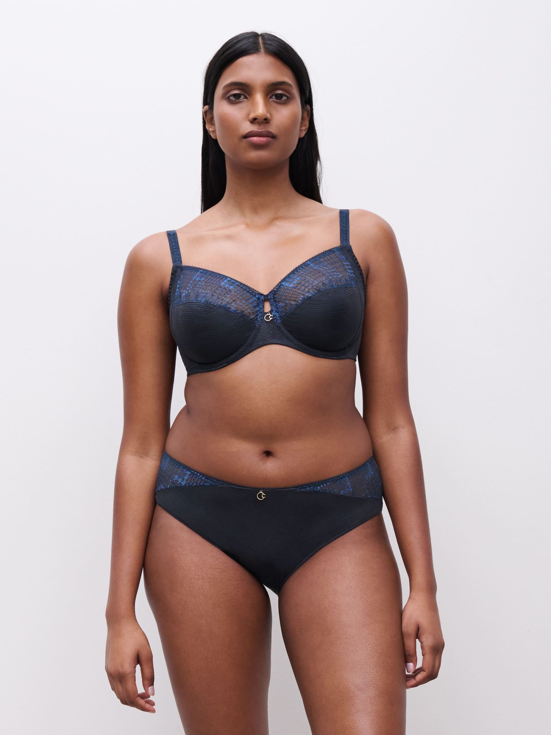 C13wmu - Intrigue - Bleu Marine