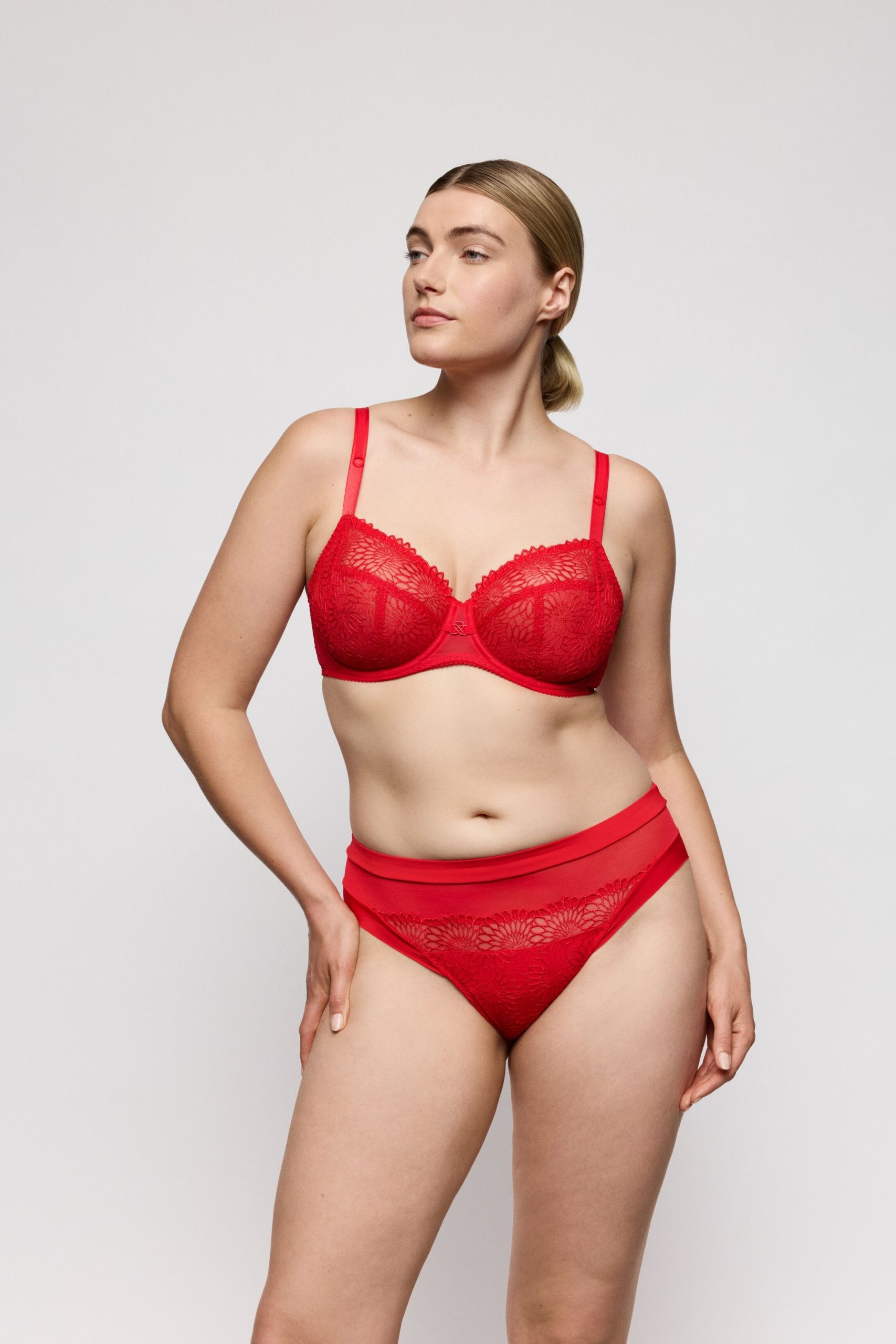 0563180 - Sophora - True Red – Image 2
